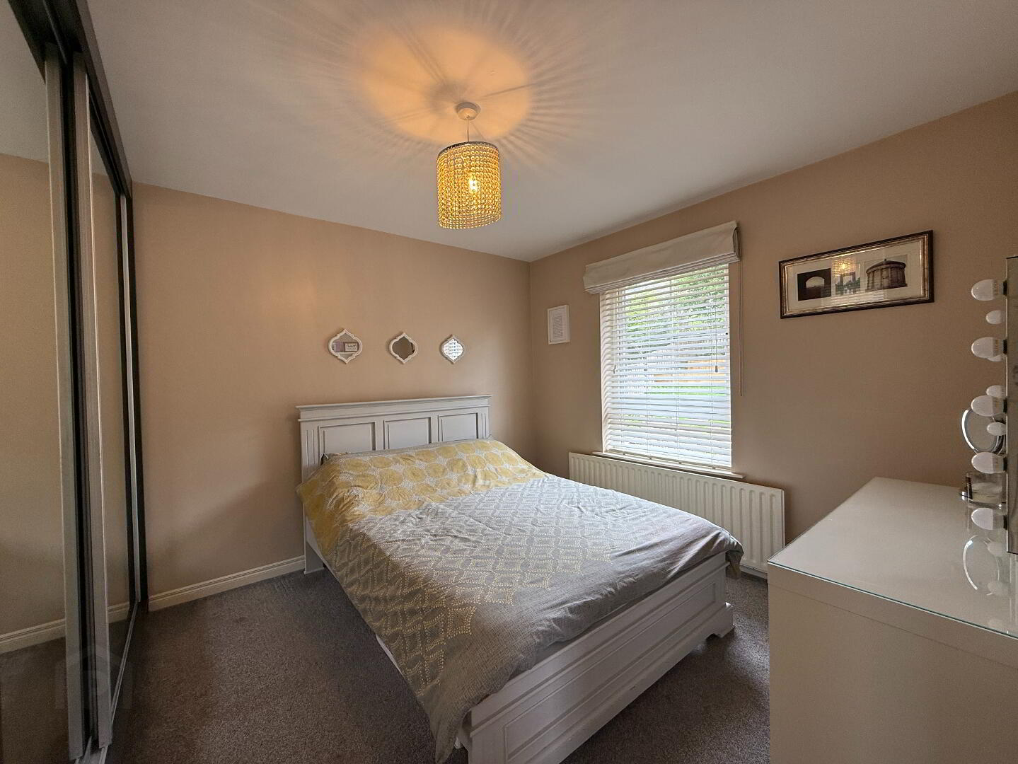 2 Greenvale Grove 22 of 39