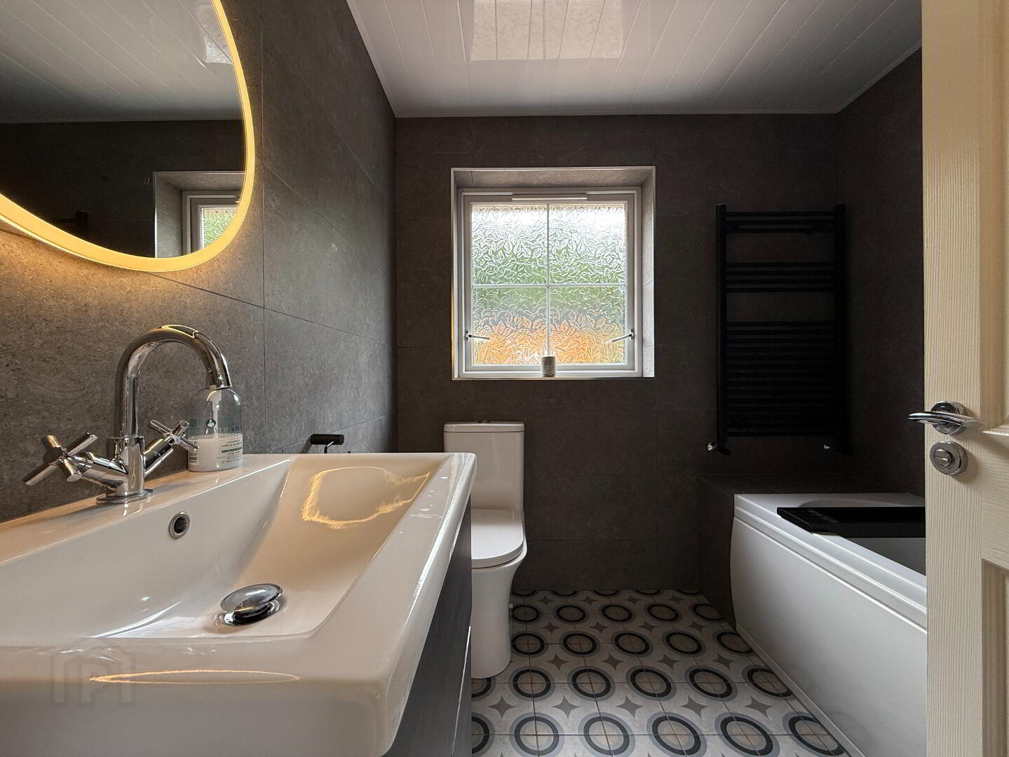 2 Greenvale Grove 26 of 39