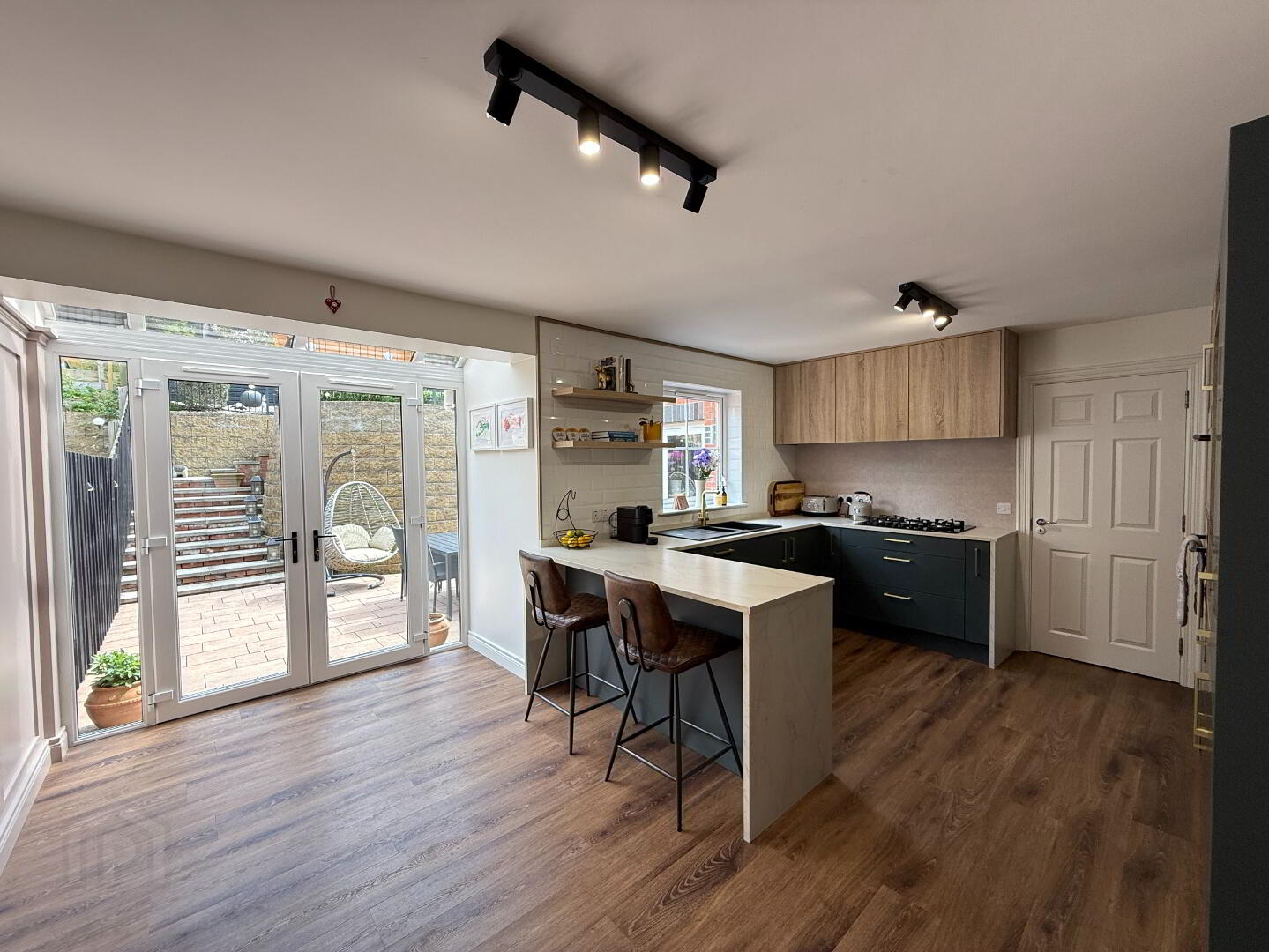 2 Greenvale Grove 11 of 39