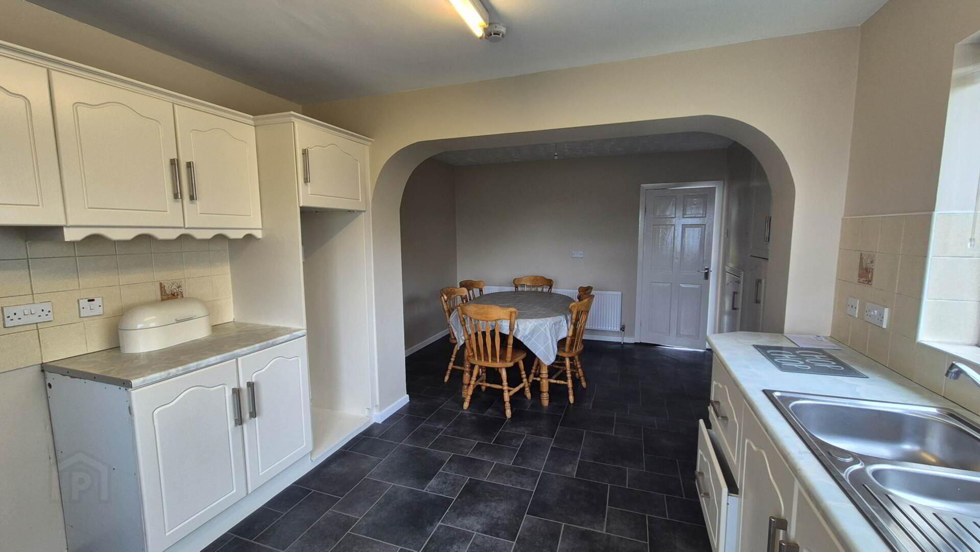 324 Coneyburrow Road 6 of 15