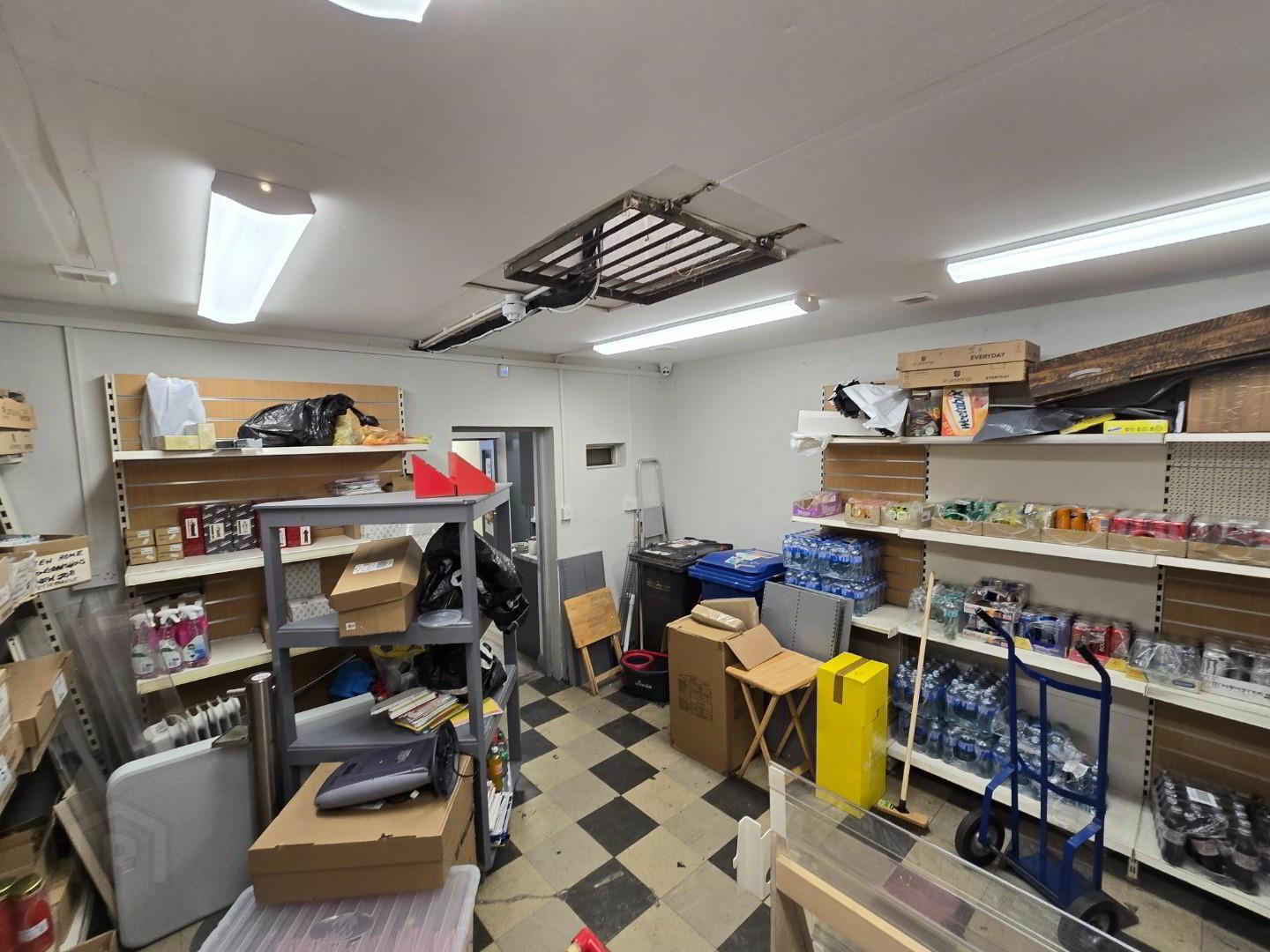 High Specification Commercial/ Retail Unit, 13 The Square 8 of 12