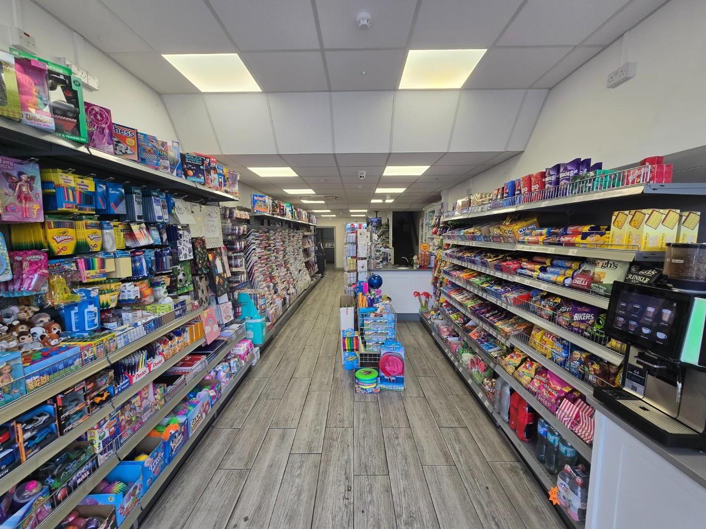 High Specification Commercial/ Retail Unit, 13 The Square 3 of 12