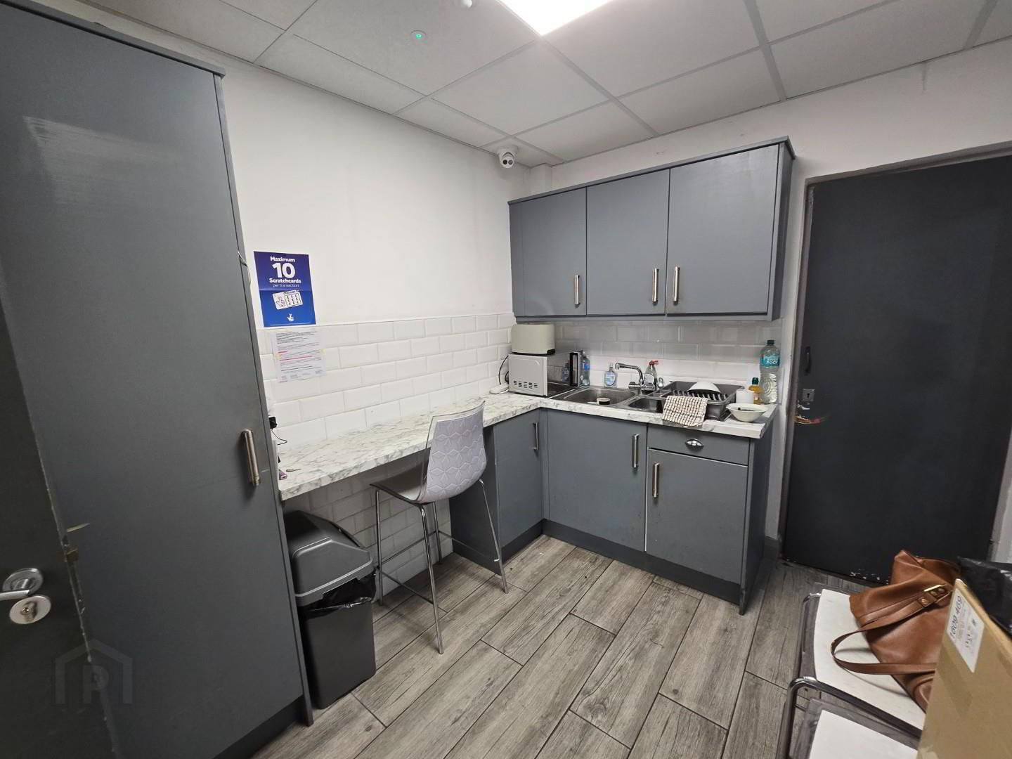 High Specification Commercial/ Retail Unit, 13 The Square 6 of 12