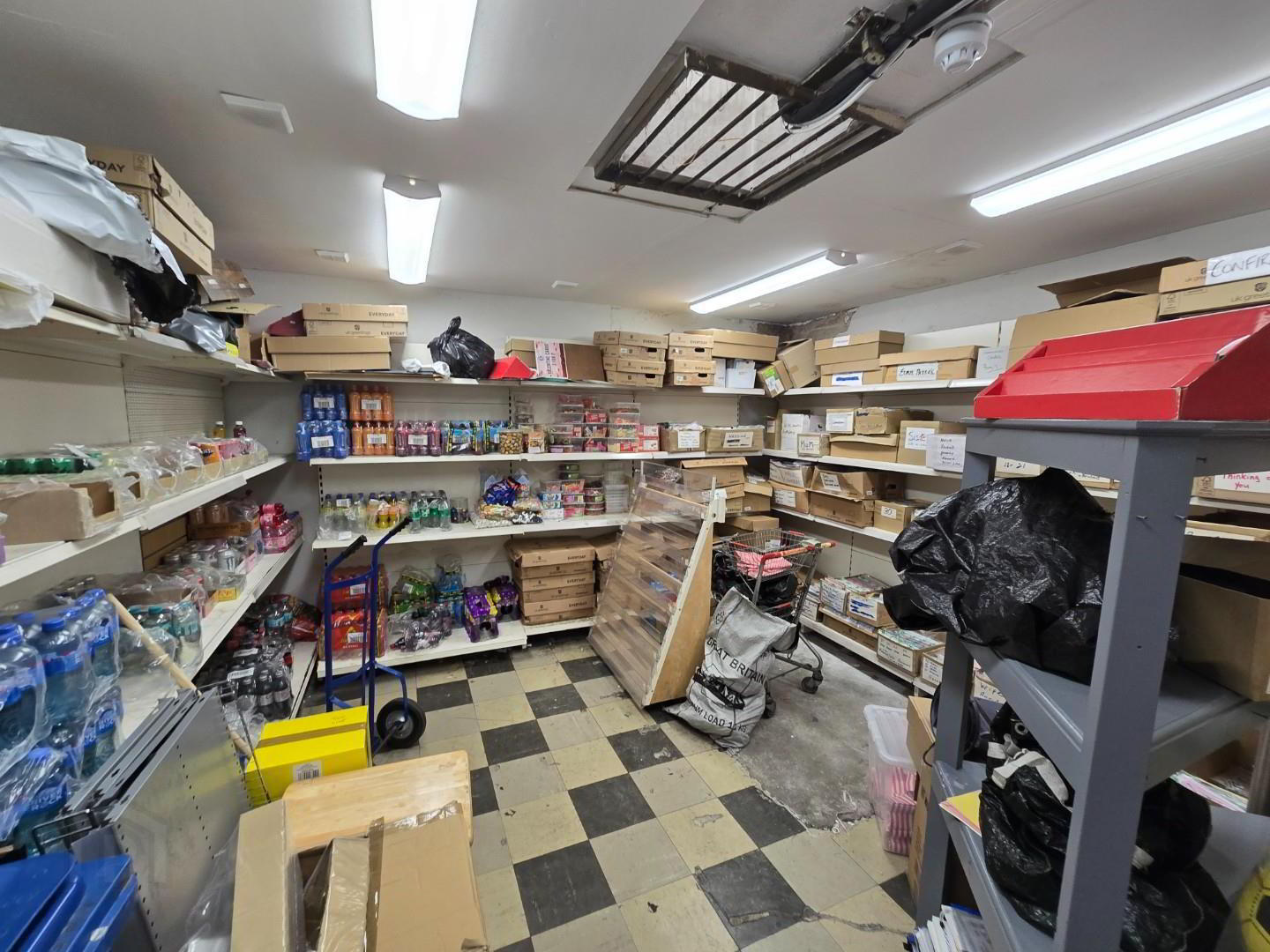 High Specification Commercial/ Retail Unit, 13 The Square 9 of 12