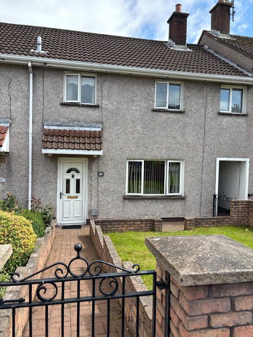 22 Bernagh Gardens 1 of 14