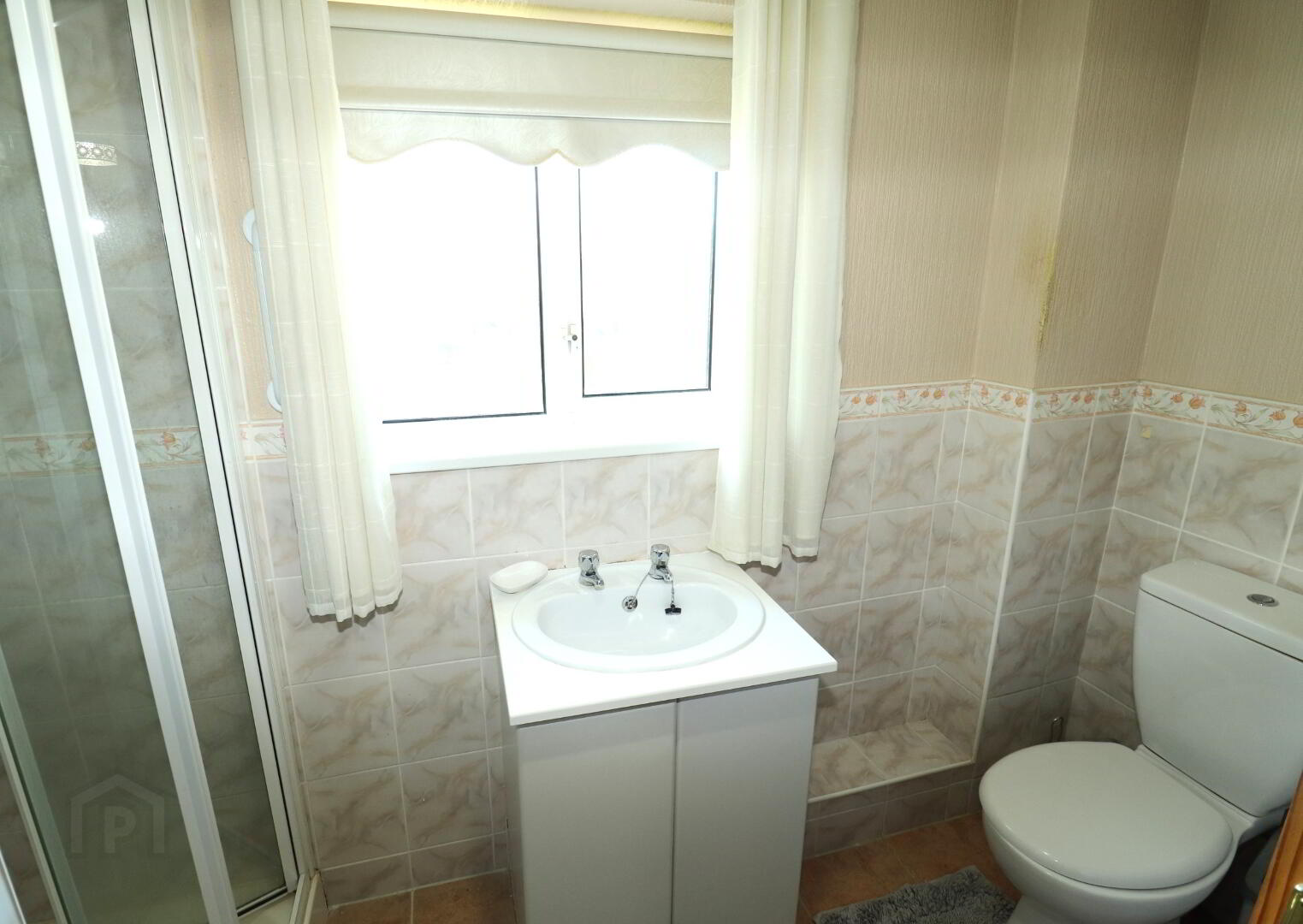 22 Bernagh Gardens 17 of 20