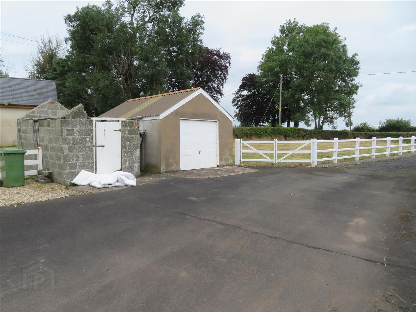 20 Brankinstown Road 4 of 23