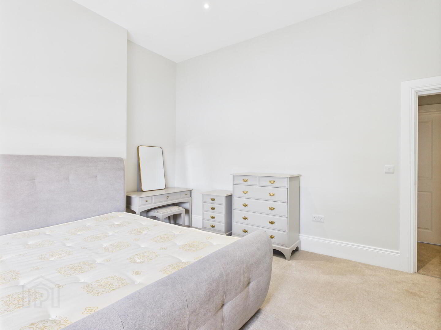 Ravenhill Terrace, 258 Ravenhill Road 10 of 20