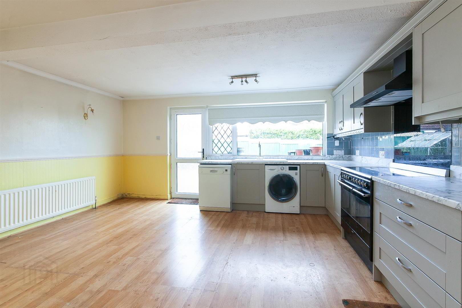 10 Ravelston Crescent 7 of 19