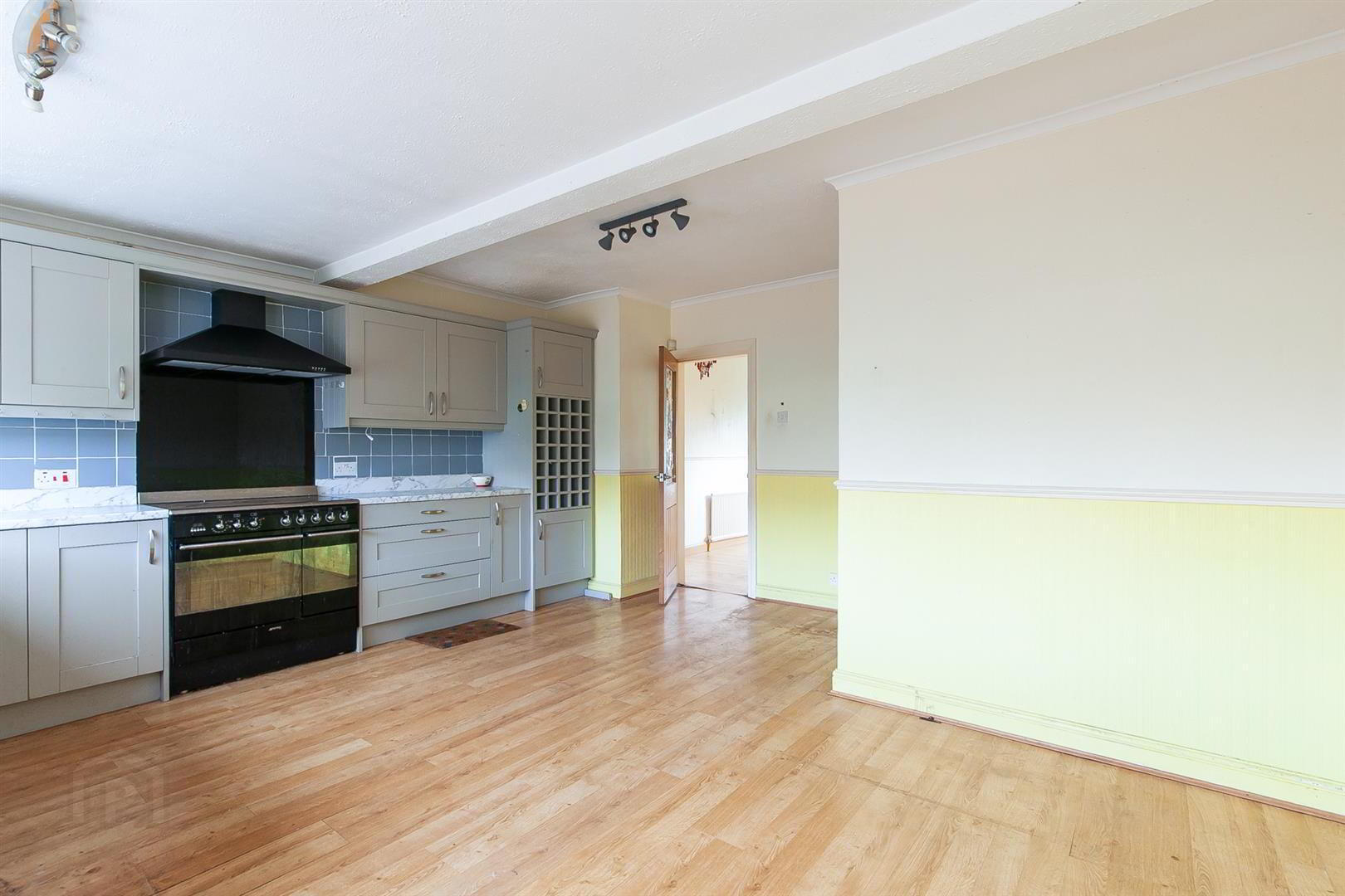 10 Ravelston Crescent 9 of 19
