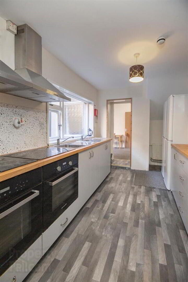 Room 1, 96 Cromwell Road 4 of 7