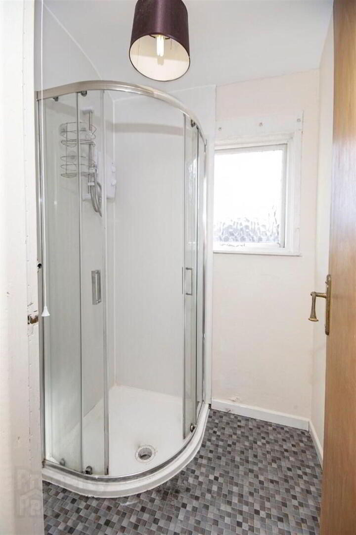Room 1, 96 Cromwell Road 7 of 7