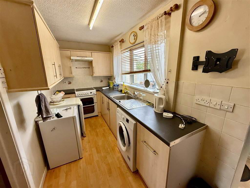 6 Downshire Parade 5 of 13