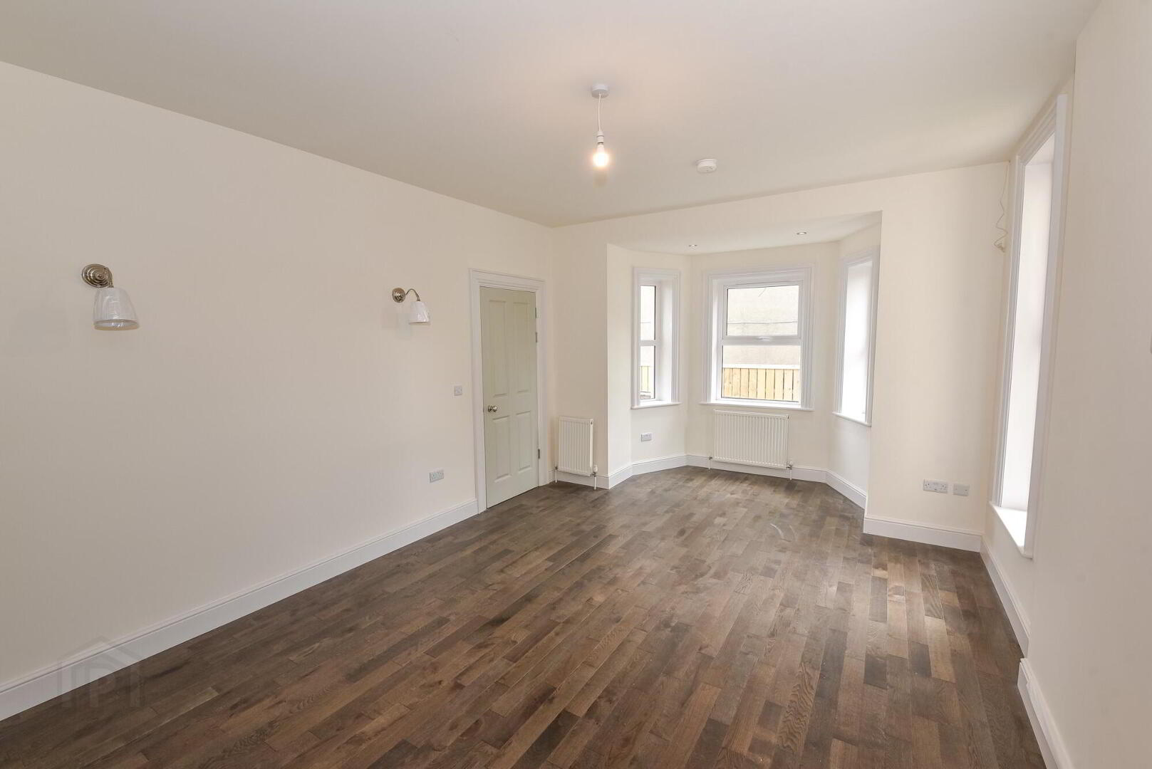 Apt 1, 39 Princetown Road 5 of 10