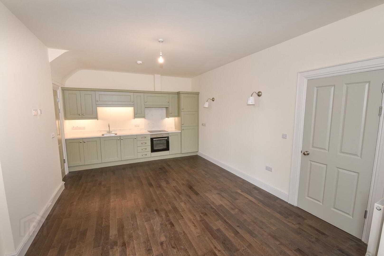 Apt 1, 39 Princetown Road 6 of 10