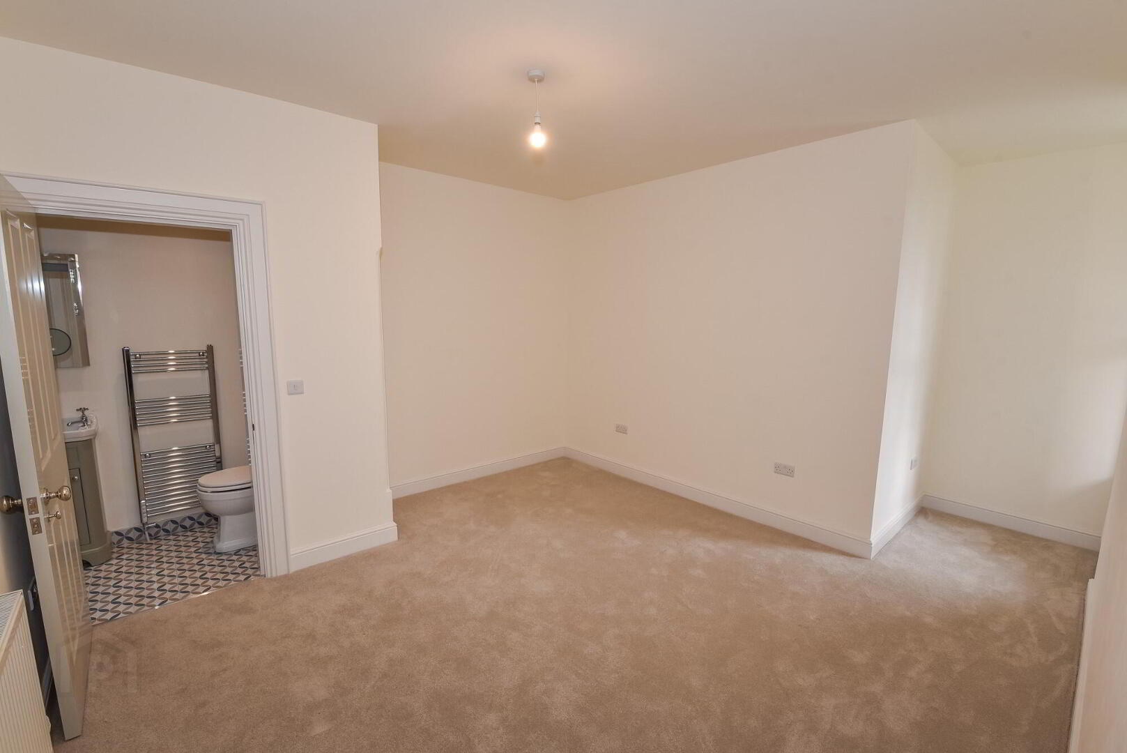 Apt 1, 39 Princetown Road 7 of 10