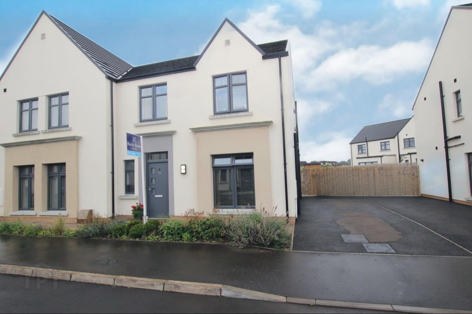 53 Ferrard Grange Gardens 1 of 17