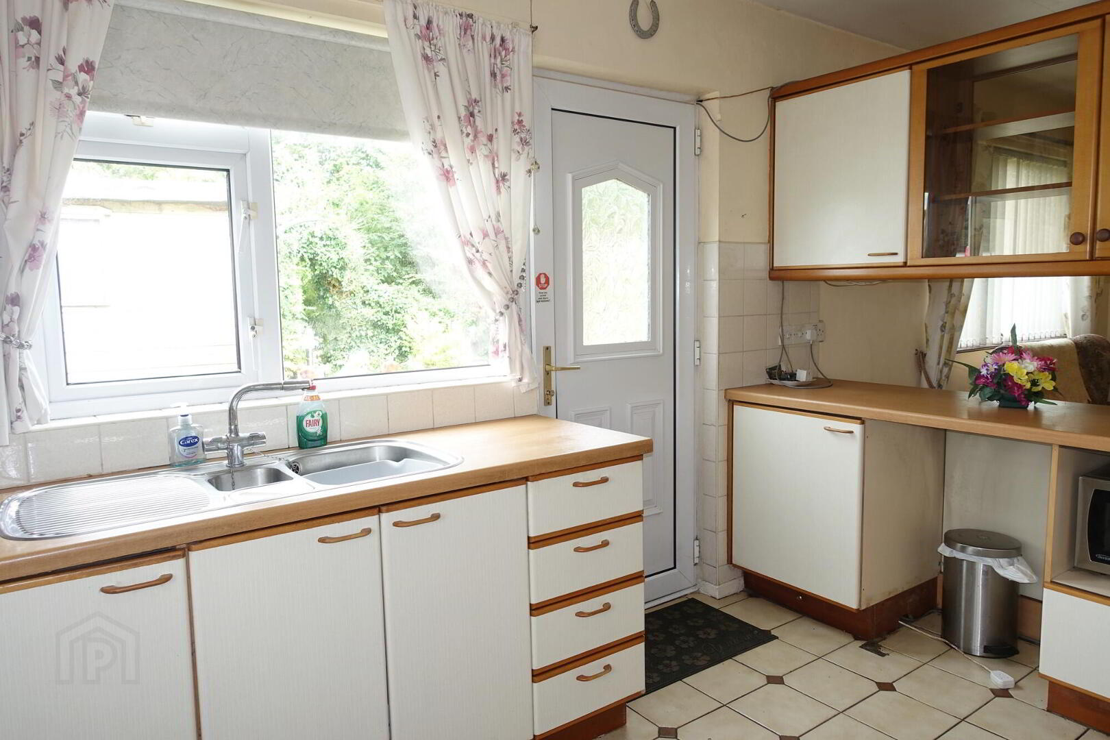14 Crevenish Road 8 of 29