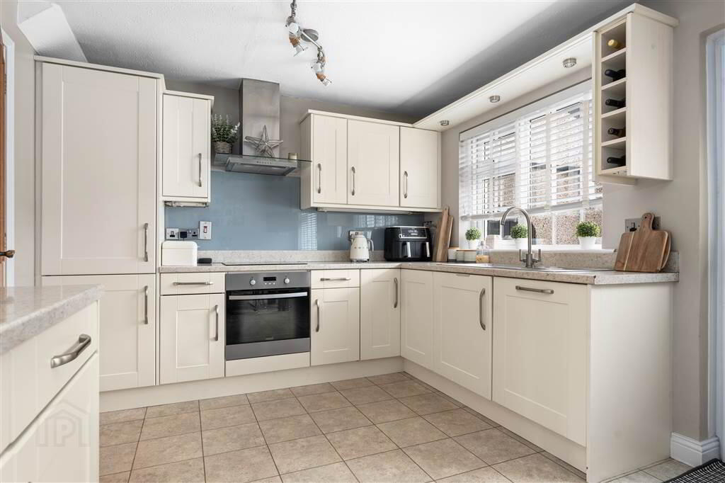 89 Dunfane Park 11 of 28