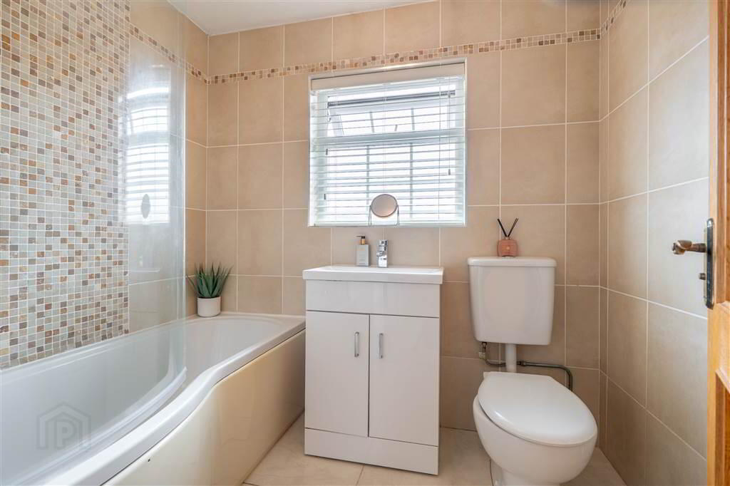 89 Dunfane Park 26 of 28