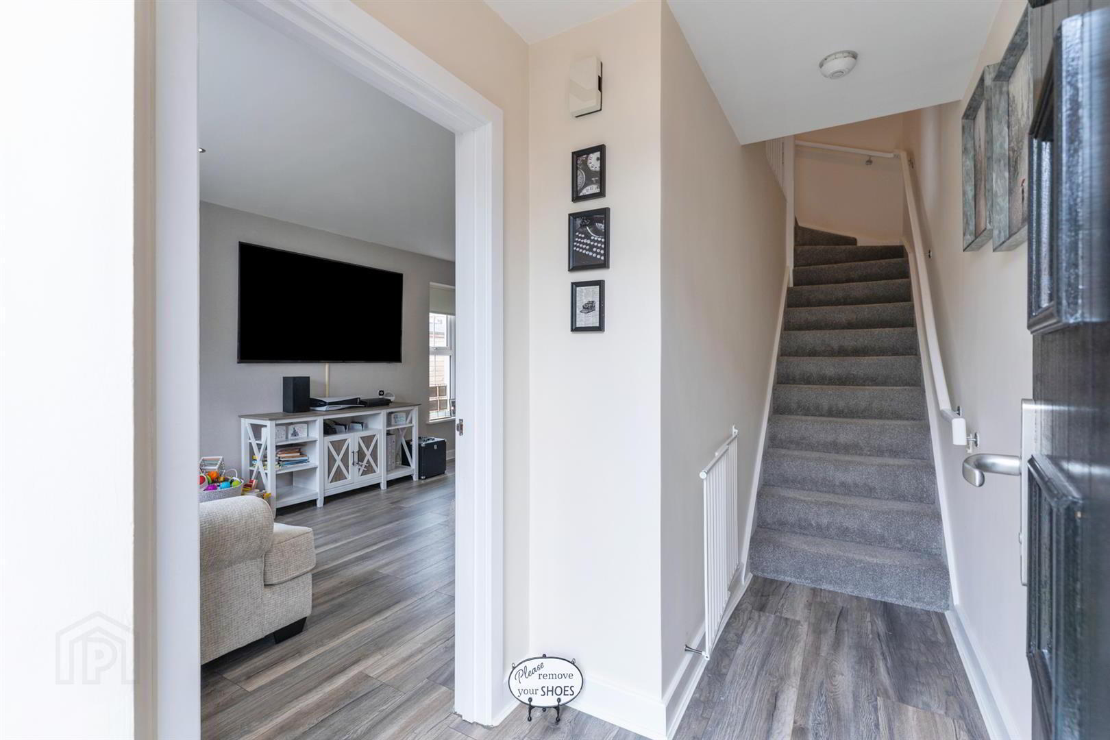 8 Rocklyn Drive 4 of 21