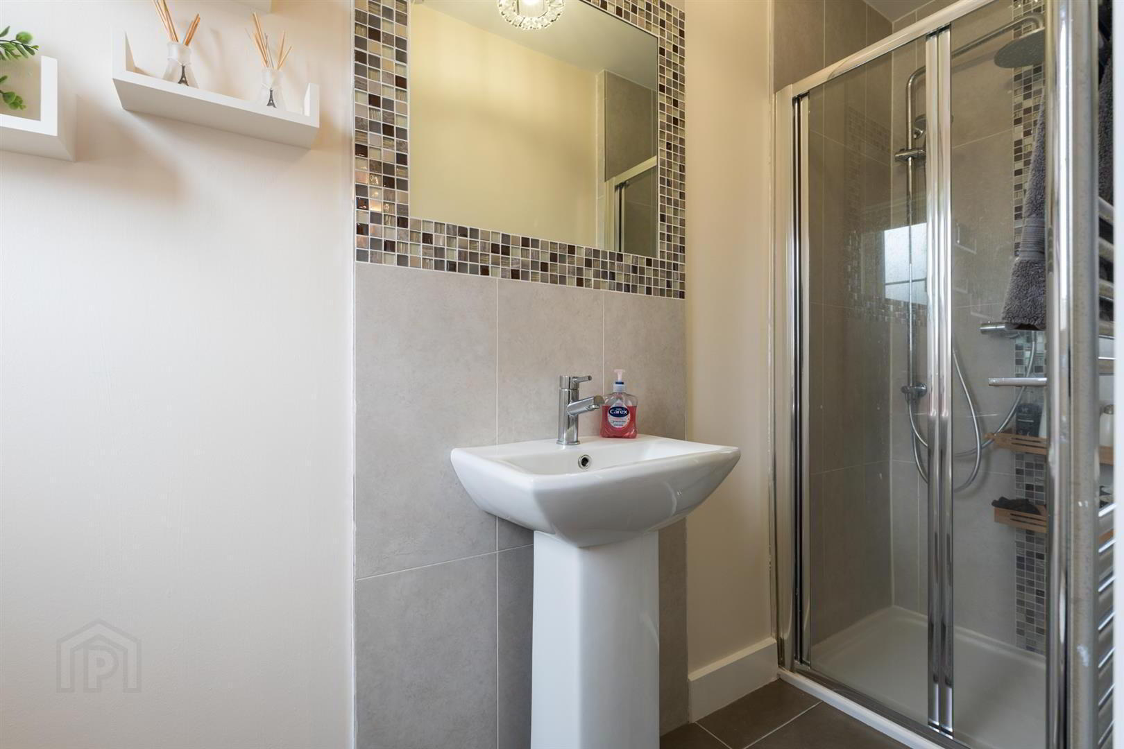 8 Rocklyn Drive 14 of 21
