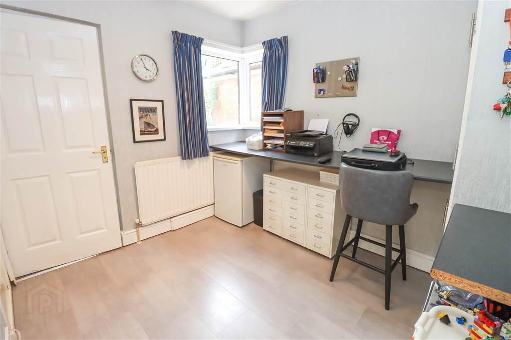 20 Kingswood Park 14 of 29