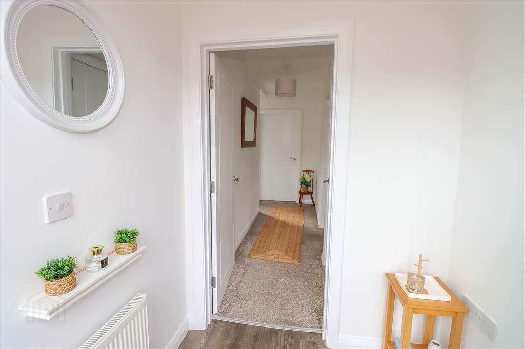 5 Thurlow Gate 4 of 19