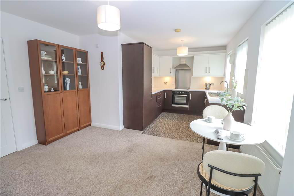 5 Thurlow Gate 9 of 19