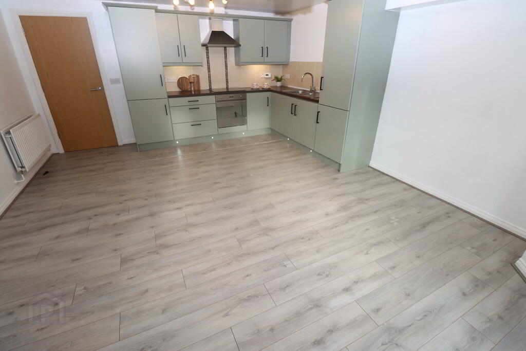 15 Corran Mews 5 of 10