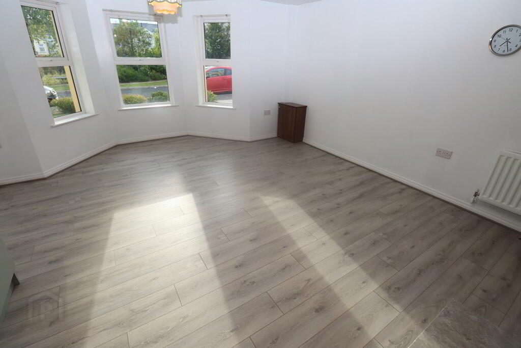 15 Corran Mews 4 of 10
