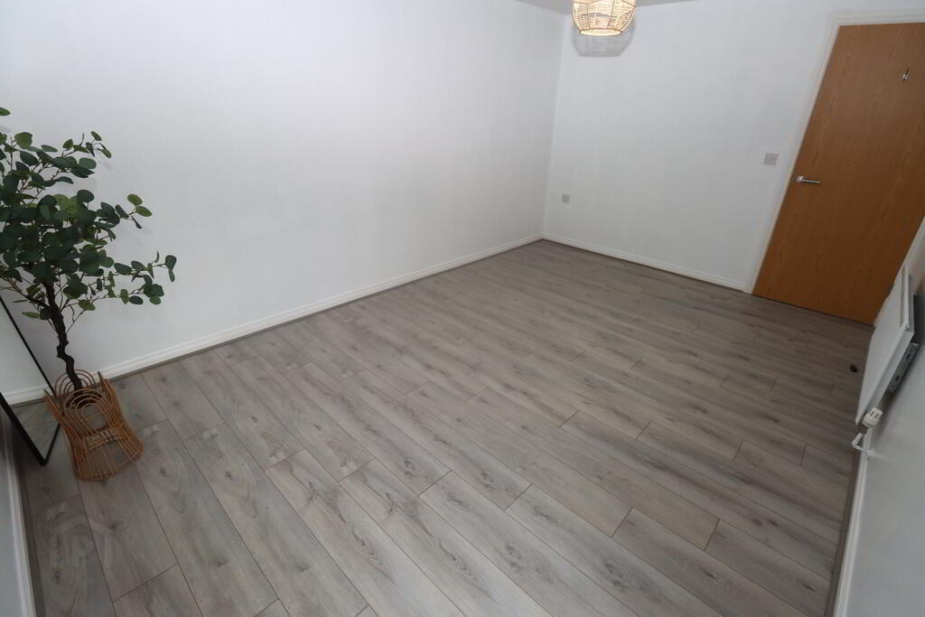 15 Corran Mews 8 of 10