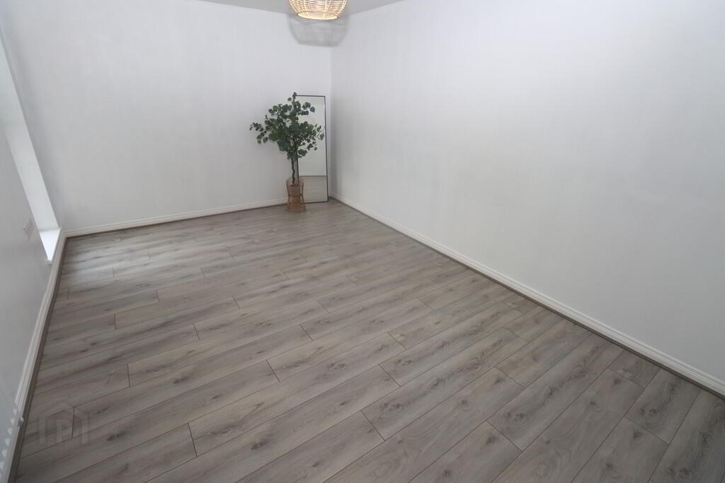 15 Corran Mews 7 of 10