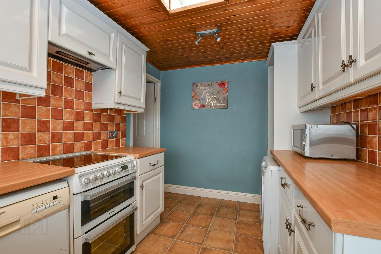 12 Lower Crescent 13 of 30