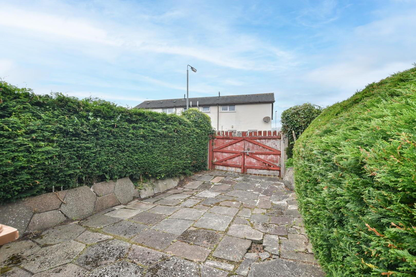 12 Lower Crescent 26 of 30