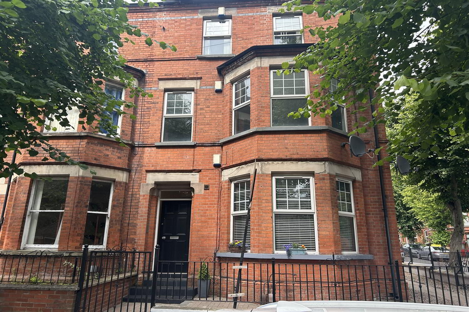 Flat 1, 6 Glandore Avenue 1 of 15
