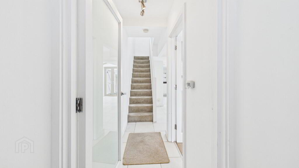 34 Lyle Road 2 of 13
