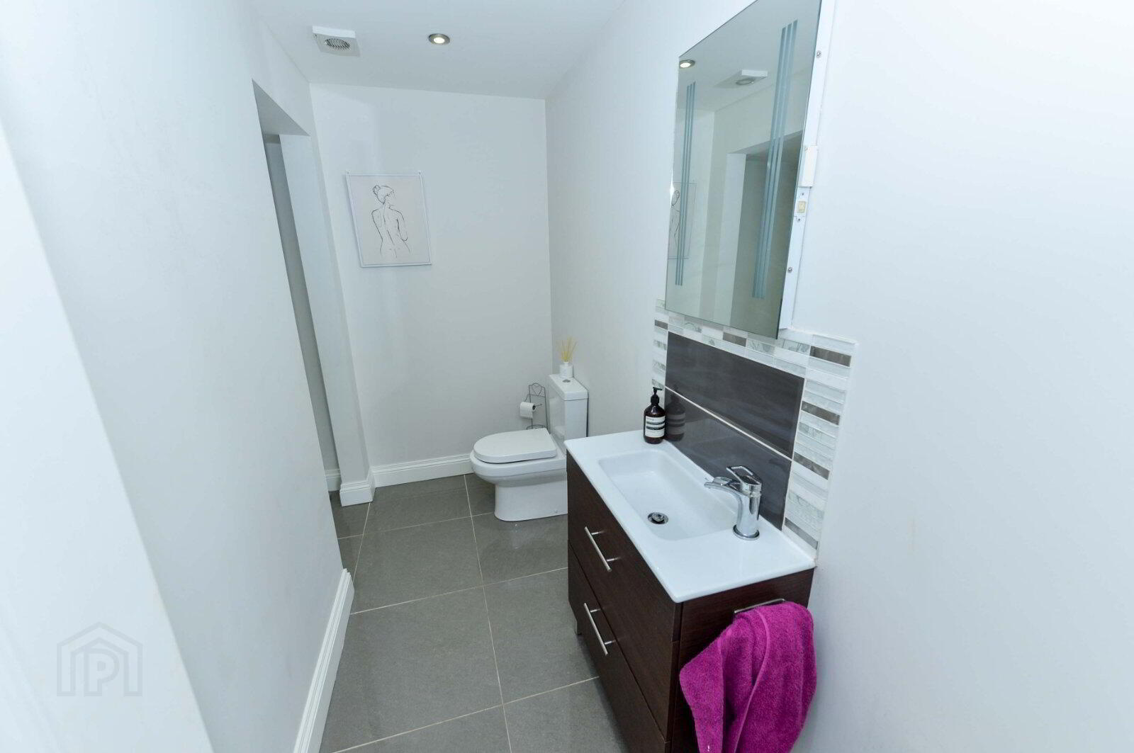 Apartment 1 223 Belmont Road 5 of 8
