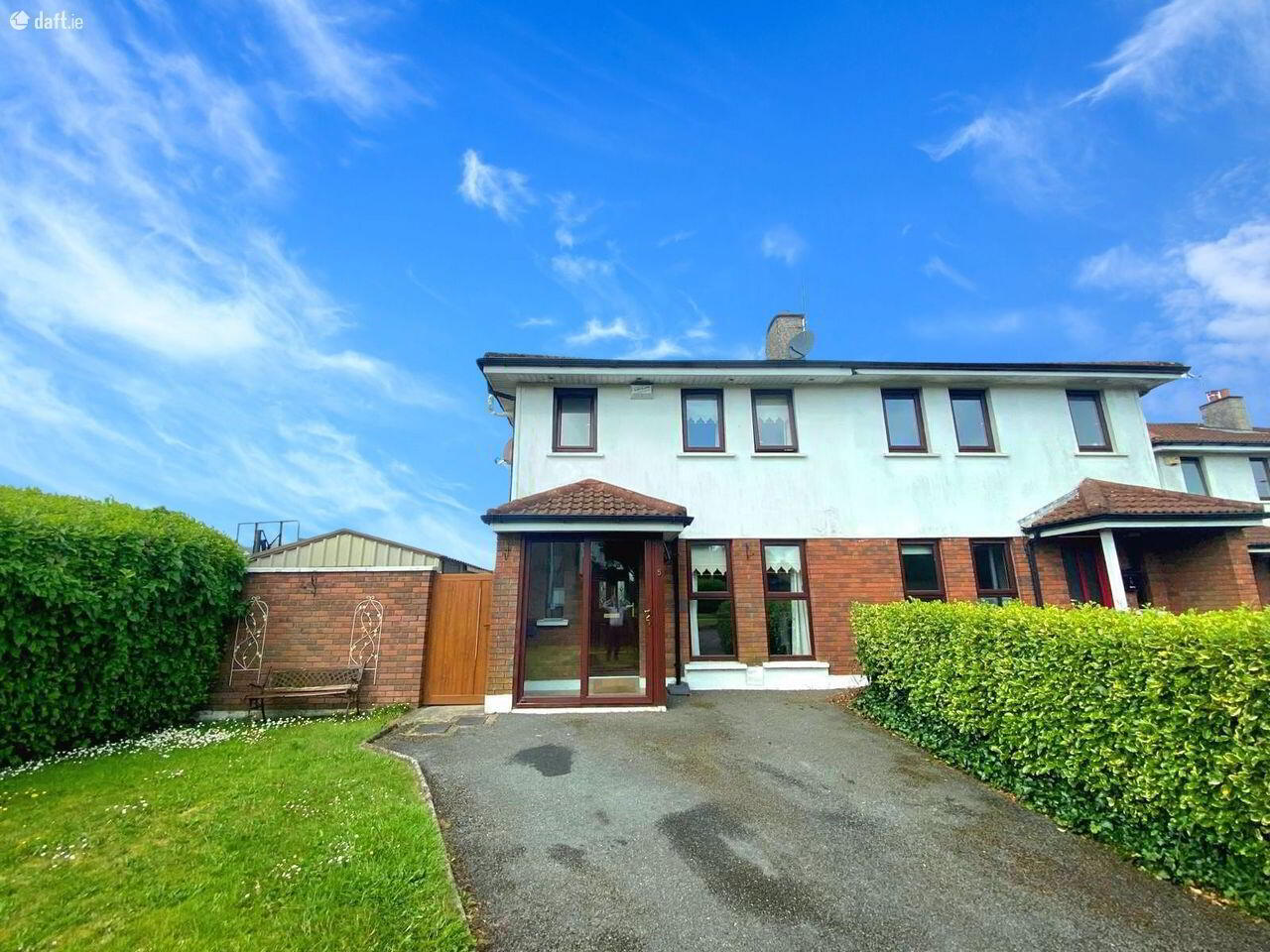 5 Amberley Grove 1 of 12