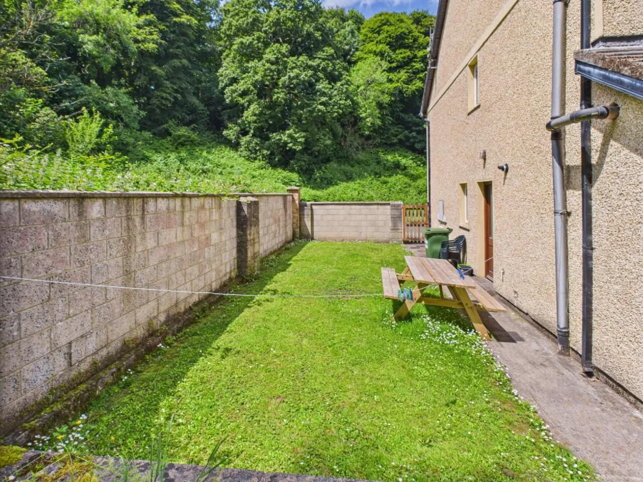 25 Fishermans Grove 16 of 17