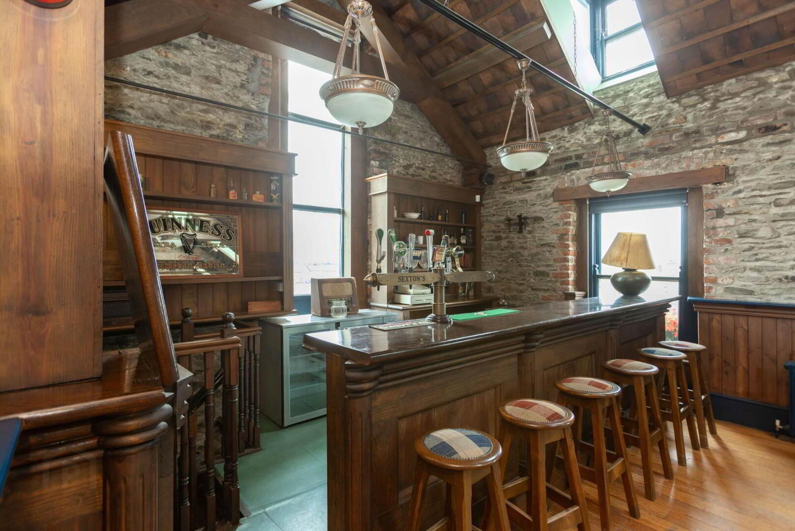 Sextons Bar & Restaurant 7 of 17