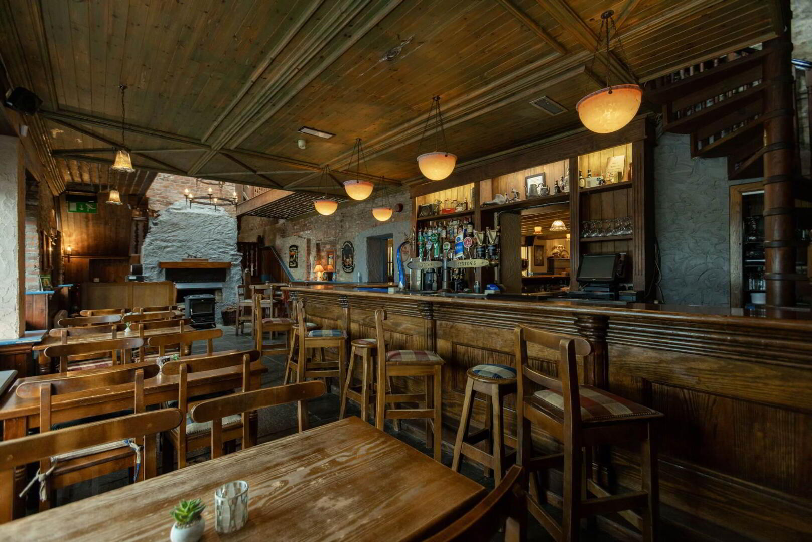 Sextons Bar & Restaurant 8 of 17