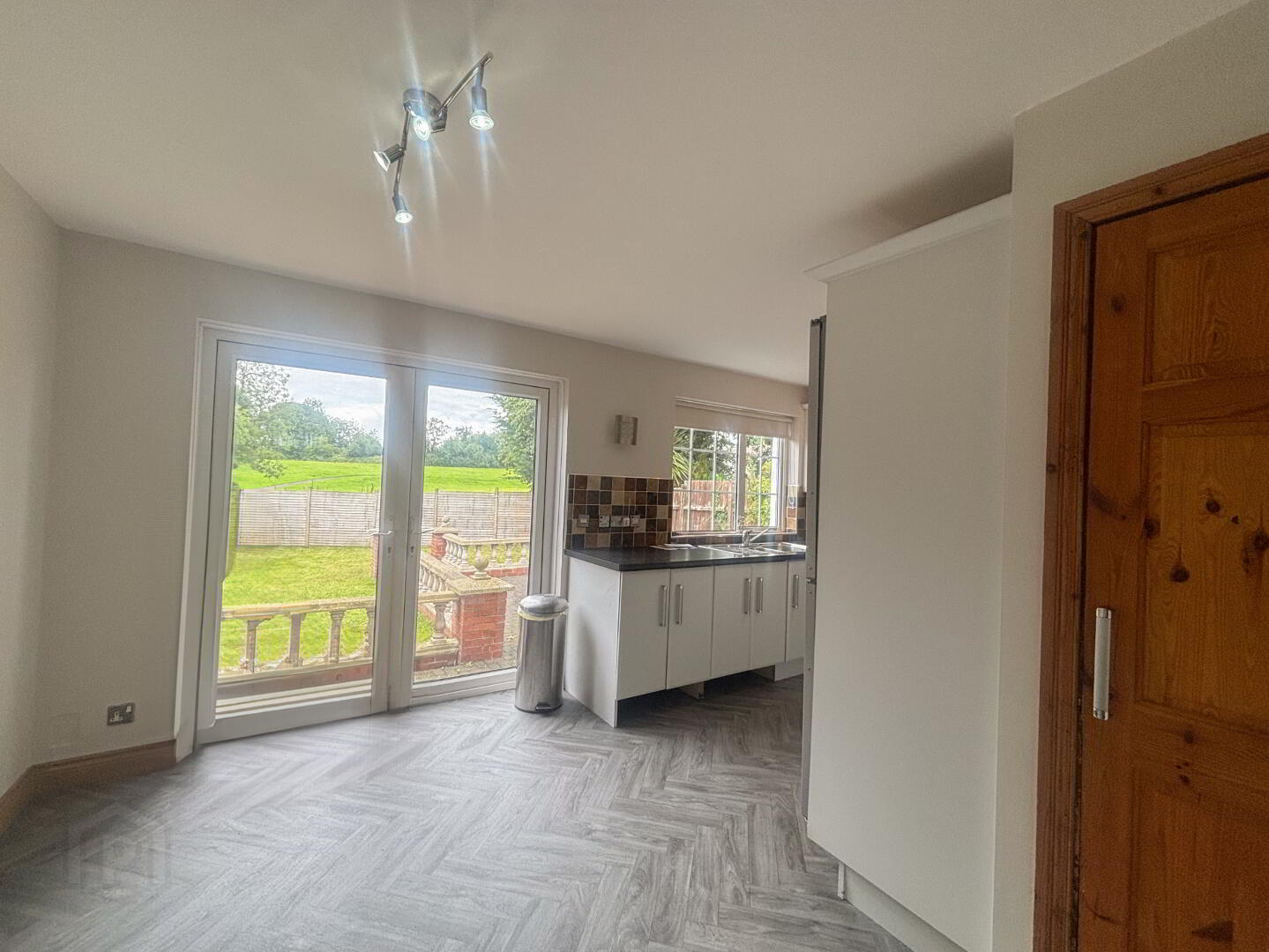 21 Oakglen Antrim 4 of 12