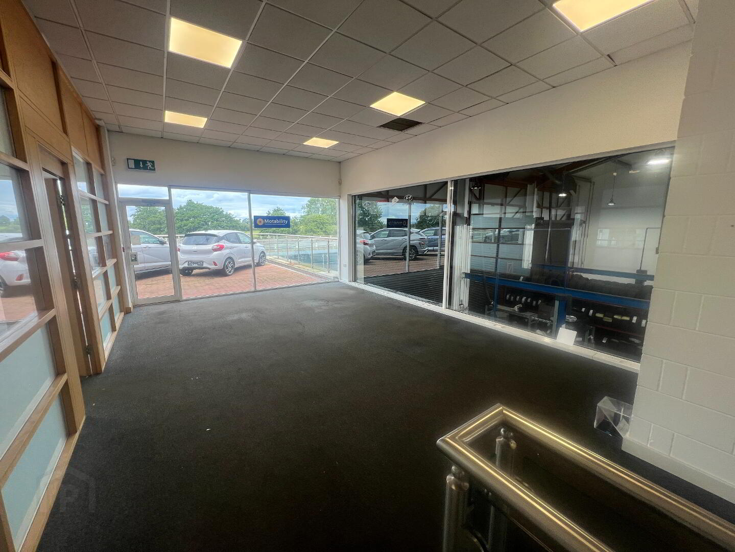 Unit 3, 162 Tamnamore Road 4 of 24