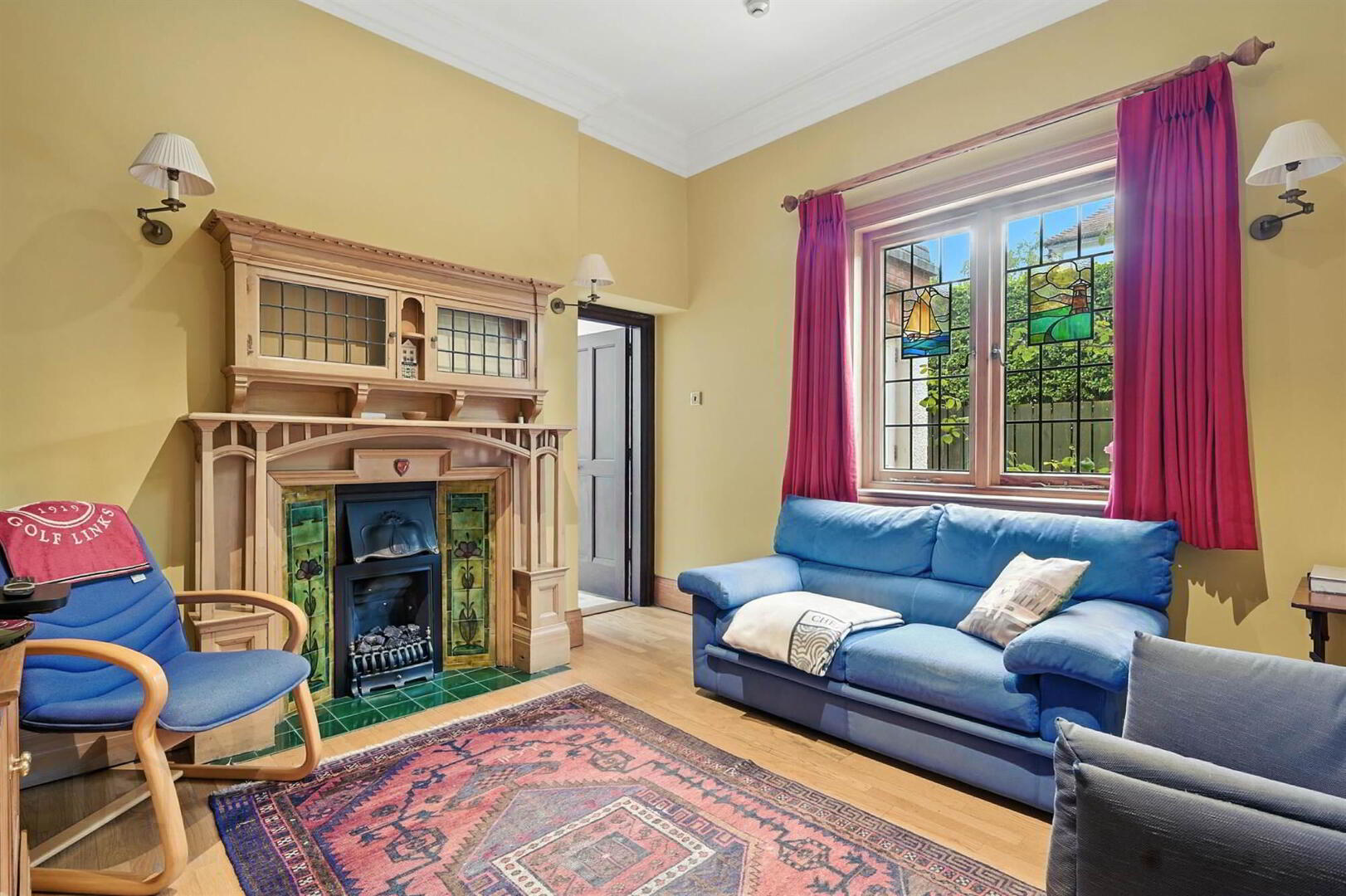 46 & 46a Myrtlefield Park 6 of 37