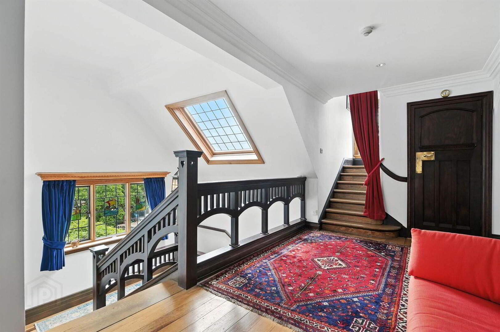 46 & 46a Myrtlefield Park 13 of 37