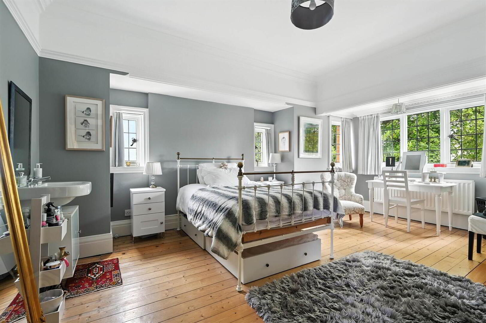46 & 46a Myrtlefield Park 16 of 37