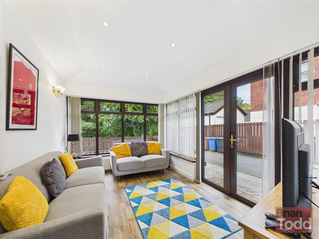 Molyneaux Avenue 5 of 14