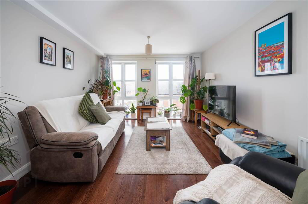 Apt 17, Chichester Building, 33 Old Bakers Court 2 of 8