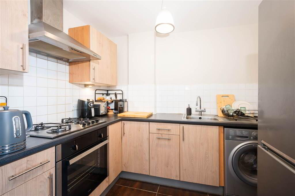Apt 17, Chichester Building, 33 Old Bakers Court 5 of 8